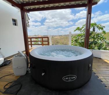 Monte das Gameleiras Ski Chalet | Jacuzzi Privativa, Chalé Romântico com Decoração