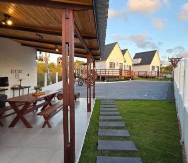 Monte das Gameleiras Ski Chalet | Jacuzzi Privativa, Chalé Romântico com Decoração