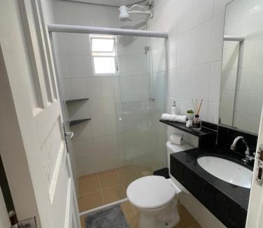 Jardim Virginia Apartment | Kit net completa na Praia da Enseada
