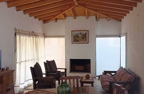Tunuyan House | La Casita de las Pérgolas.