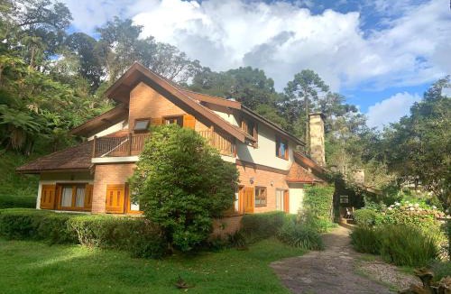 Campos do Jordao House | La Désirade