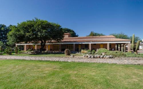 San Carlos Hotel | La Vaca Tranquila