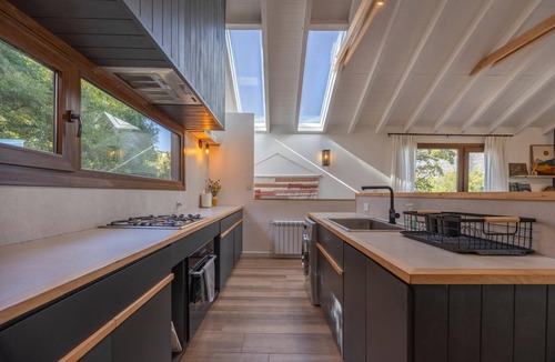 San Carlos de Bariloche Ski Chalet | Lakeview Chalet in Bariloche: Elevated comfort with panoramic views