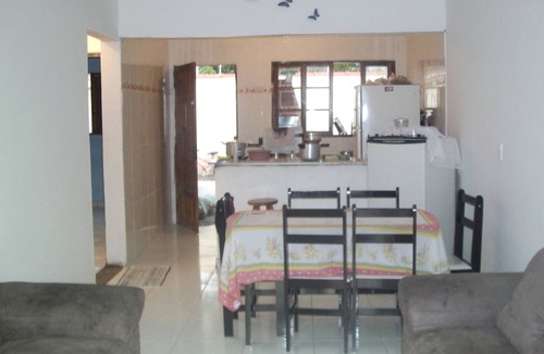 Peruibe House | Large house with pool and barbecue, 4 parking spaces, total security.