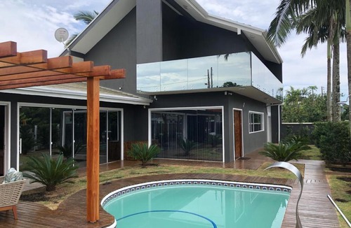 Mariscal House | Linda casa em Bombinhas para até 10 pessoas