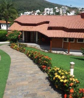 Capitolio House | Linda Casa em Escarpas do Lago Capitólio MG