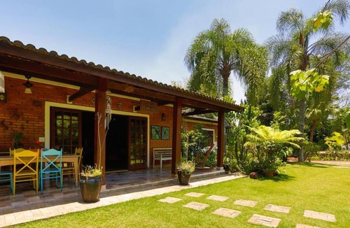 Condominio Vila Verde Villa | Linda Chácara em Condomínio com Piscina Climatizada, 5 Quartos, Churrasqueira e Muita Natureza a 40 Min de SP