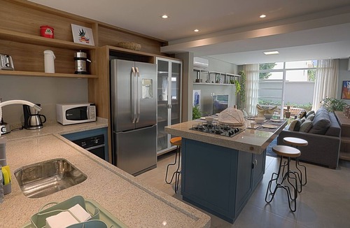 Ponta da Praia House | Lindo Sobrado