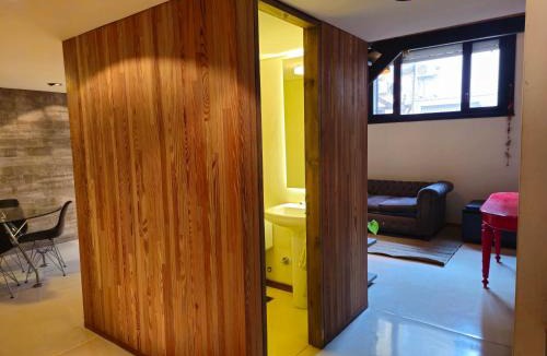 Constitucion Apartment | Loft De Diseño Con Patio Y Entrada Independiente En El Corazón De San Telmo