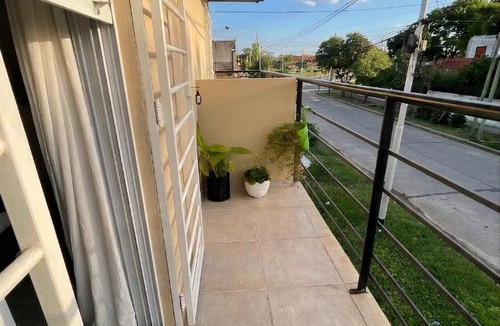 Avellaneda Apartment | Loft luminoso con balcón y entrada independiente