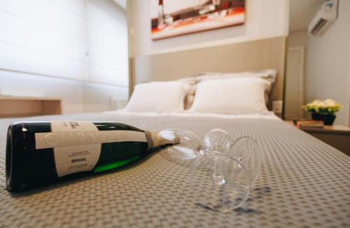 Melo Apartment | LRFlat 3 - Flat para pessoas exigentes com requinte e conforto próximo de tudo! Garagem e portaria 24h