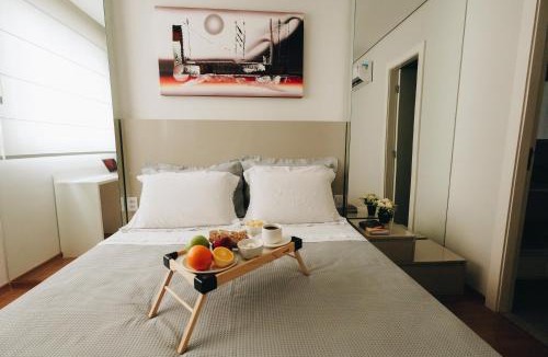 Melo Apartment | LRFlat 3 - Flat para pessoas exigentes com requinte e conforto próximo de tudo! Garagem e portaria 24h