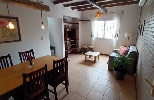 Godoy Cruz Apartment | Luminoso departamento con cochera en Godoy Cruz, Mendoz a. Para 1 a 3 personasn