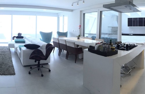 Maresias House | Luxurious beachfront house