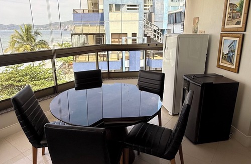 Itapema Apartment | Luxury beachfront apartment with 4 bedrooms, 2 parking spaces, and an unbeatable location.