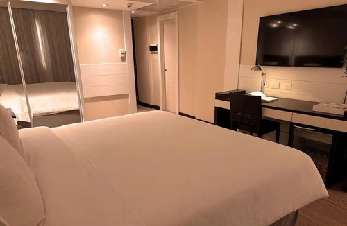 Setor Hoteleiro Norte Hotel | Luxury Double | Pool & Breakfast | 1.2 mi to Brasília TV Tower