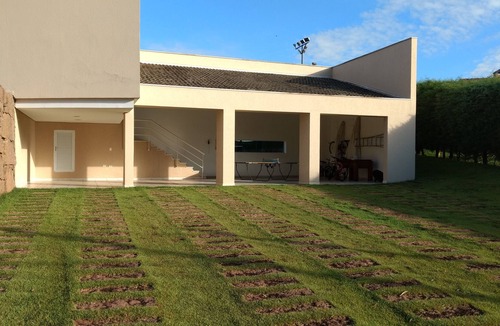 Salto House | LUXURY HOUSE IN CLOSED CONDO WITH POOL AND PRIVATE TENNIS COURT