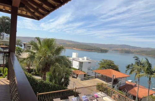 Capitolio House | Luxury mansion with panoramic views of the dam and swimming pool.