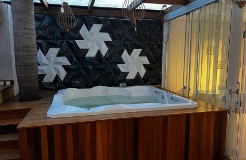 Uberaba Villa | MANSÃO em CURITIBA PISCINA E JACUZZI