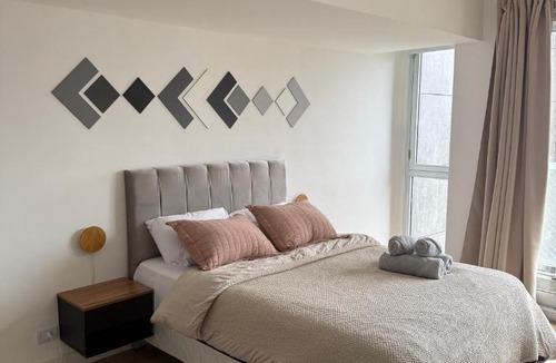 La Perla Apartment | MarDelSuites - Studio Moderno Piso Alto- Vista al Mar, Cochera Opcional, AC, 2min Playa