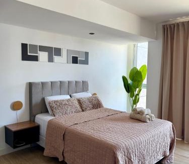 La Perla Apartment | MarDelSuites - Studios Modernos Piso Alto - Vista al Mar, Cochera Opcional, AC, Pileta, 2min Playa