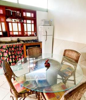 Agua Branca House | Maruá Casa próximo da praia do Perequê com garagem e churrasqueira