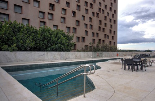 Monumental Axis Apartment | Mercure Líder Brasília, Excellent Location
