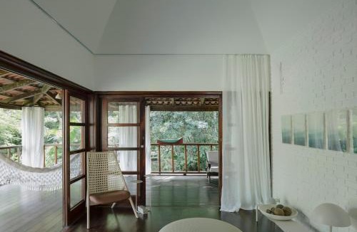 Sao Sebastiao Villa | MIRA - Casa Varanda - design, cachoeira, ofurô, 5 minutos do mar