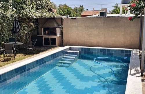 Godoy Cruz House | Modern House-Great Garden with barbecue,Beautiful Pool and Garage
