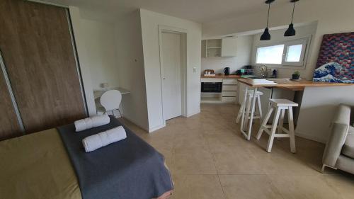 Playa Bonita Apartment | Monoambiente con deck y vista al lago en Playa Bonita