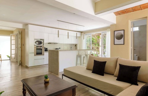 Chacras de Coria House | MOT Rentals + Besares House - 4 Bd Pool BBQ