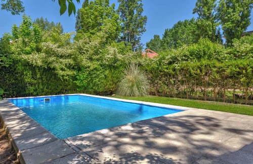 Chacras de Coria House | MOT Rentals + Besares House - 4 Bd Pool BBQ