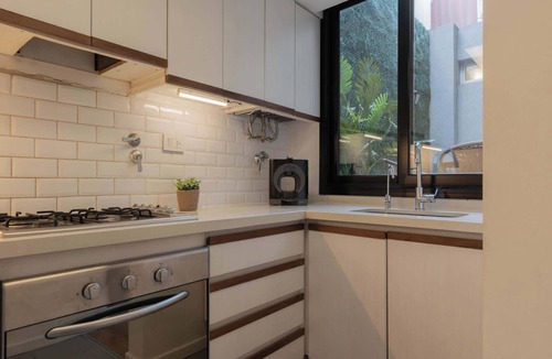 Chacarita House | MOT Rentals + Casa Crespo - 3 Bd 2.5 Ba Pool & BBQ
