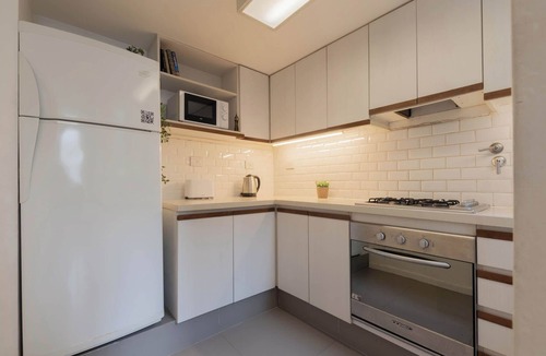 Chacarita House | MOT Rentals + Casa Crespo - 3 Bd 2.5 Ba Pool & BBQ