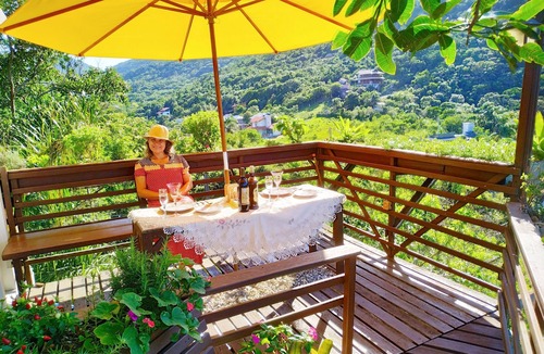 Caiacanga House | Mountain house with panoramic viewpoint.