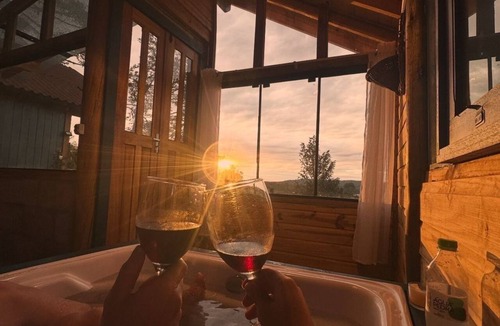 Cambara do Sul Cabin | Na'raucária, a cabin with a bathroom, a rural backyard within the city.