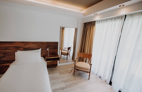 Rio Cuarto Hotel | Nature-Inspired Sanctuary w/2 Pools, Garden & Free Bfast| 4.8 Mi to RCU Airport