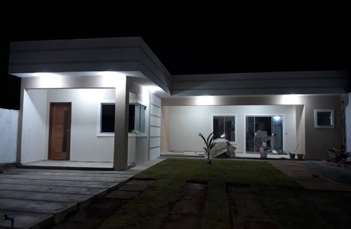 Cabo Frio House | New with 3 Q and 3 bath, in cond with total leisure and security infrastructure.