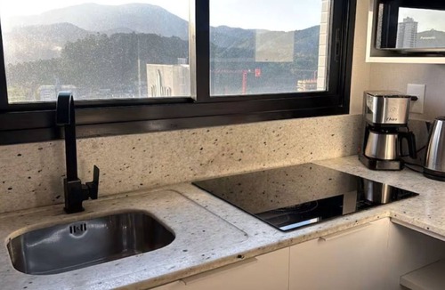 Centro Apartment | Ocean View & Comfort Modern Flat with King Suite