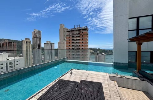 Centro Apartment | Ocean View & Comfort Modern Flat with King Suite