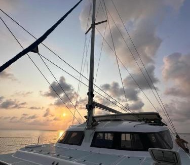 Vila dos Remedios Boat Rental | okbg