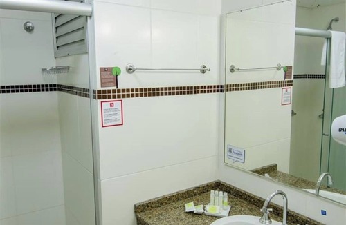 Foz do Iguacu City Centre Hotel | One Unit w/Multiple Rooms | Free Breakfast | Near Bird Park