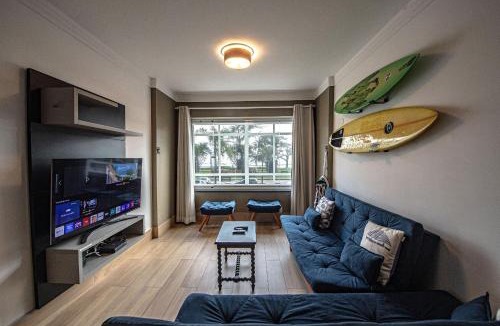 Embare Apartment | Pé na Areia em Santos: Sol, Mar e Netflix