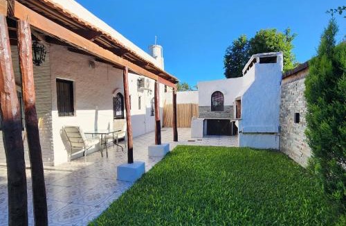 La Guardia House | Palm Island Colastine