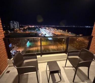 Encarnacion Apartment | Paraná Playa Costanera departamento Premium de 2 dormitorios con Parking, vistas y terraza!