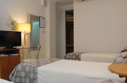 Rafaela Hotel | PARRA HOTEL AND SUITES