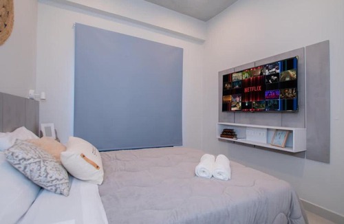 Fernando De La Mora Apartment | Peaceful Stay with Rooftop Pool Access