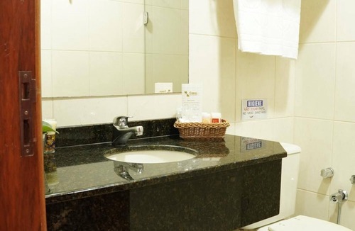 Centro Hotel | Pet-Friendly Cascavel Stay | 2.5 mi to Zoológico Municipal de Cascavel
