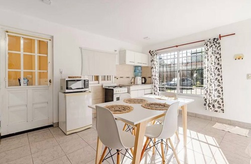 La Union Apartment | Pool and barbecue area, sleeps 5, 20 min from Ezeiza Airport.