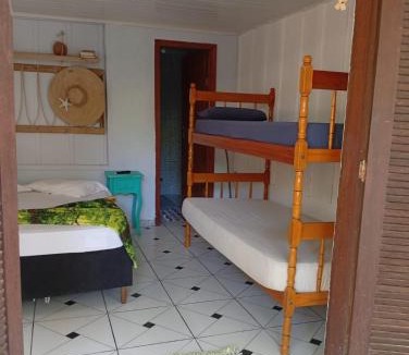 Paranagua Hotel | Pousada Boguitos - Pé na areia na Iha do Mel!